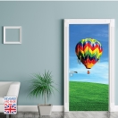 Nalepka za vrata Polet z balonom (90x200 cm)